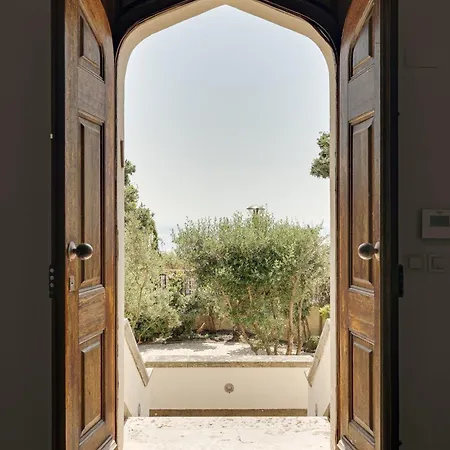 Blissful Seafront Villa Cascais